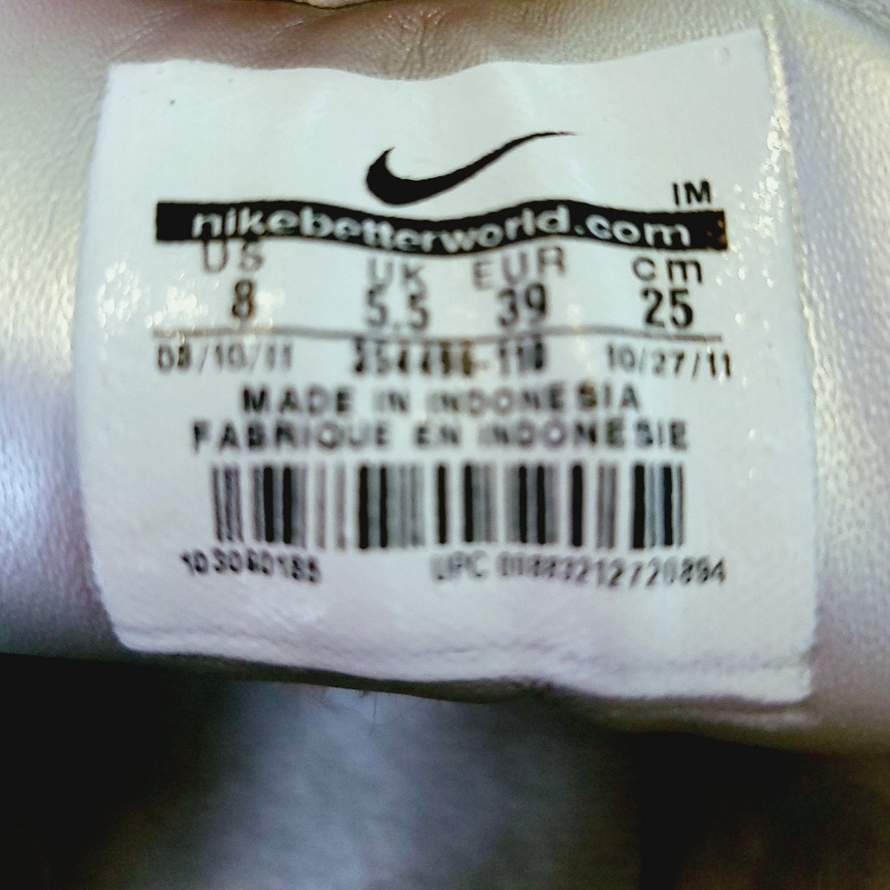 White Nikes - Picture 4 of 4